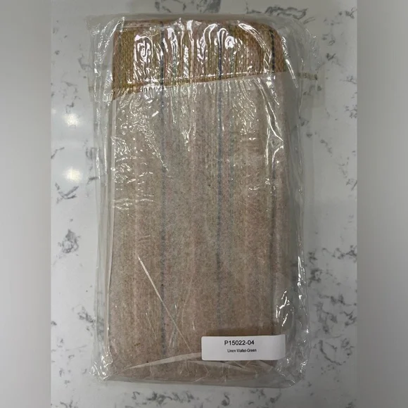 raffia zipper clutch wallet - holds 12 cards plus cash - Picture 11 of 12